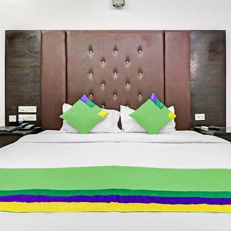 Treebo Trend Exotica Opp Sector 62 Hotel Ghaziabad Exterior foto