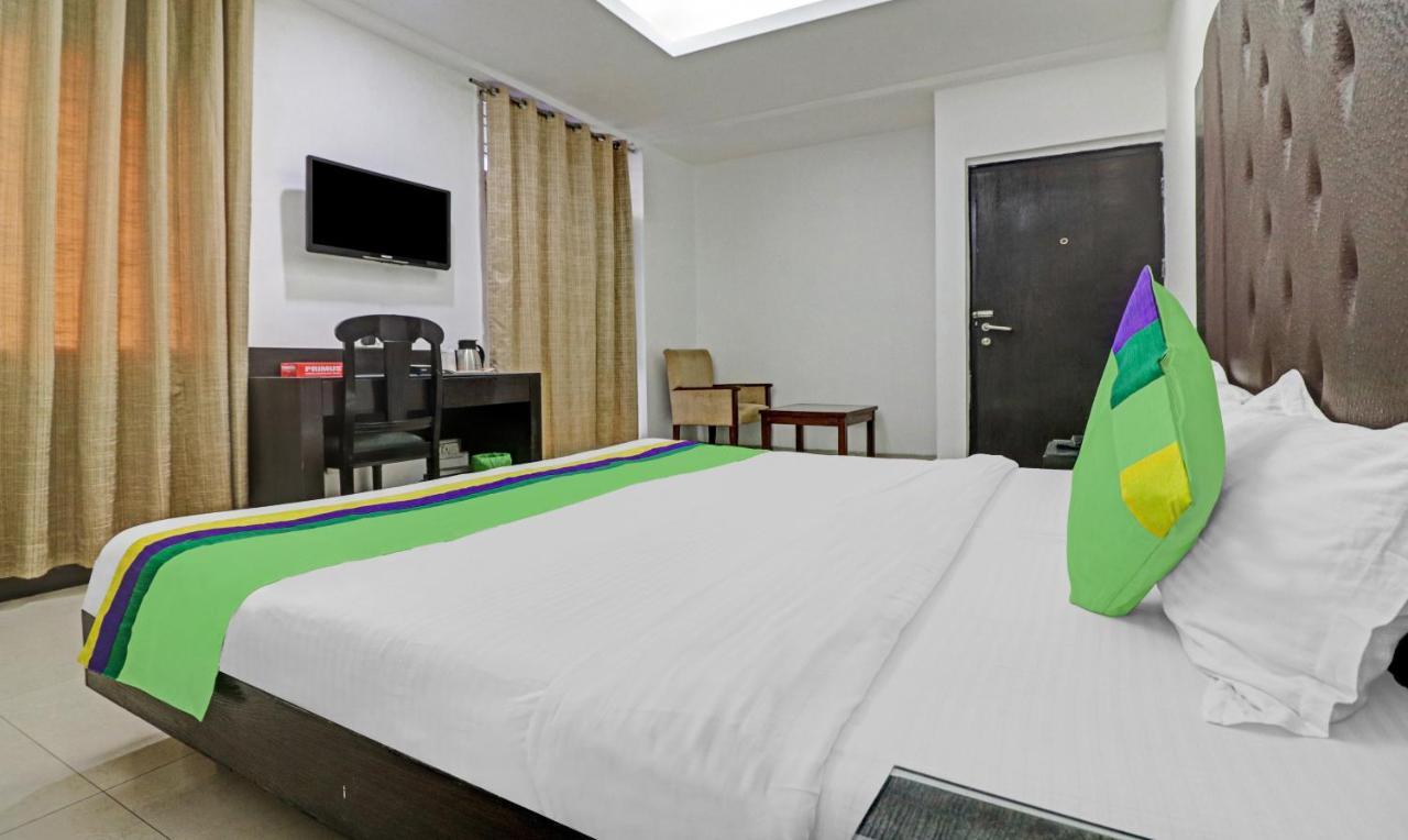 Treebo Trend Exotica Opp Sector 62 Hotel Ghaziabad Exterior foto