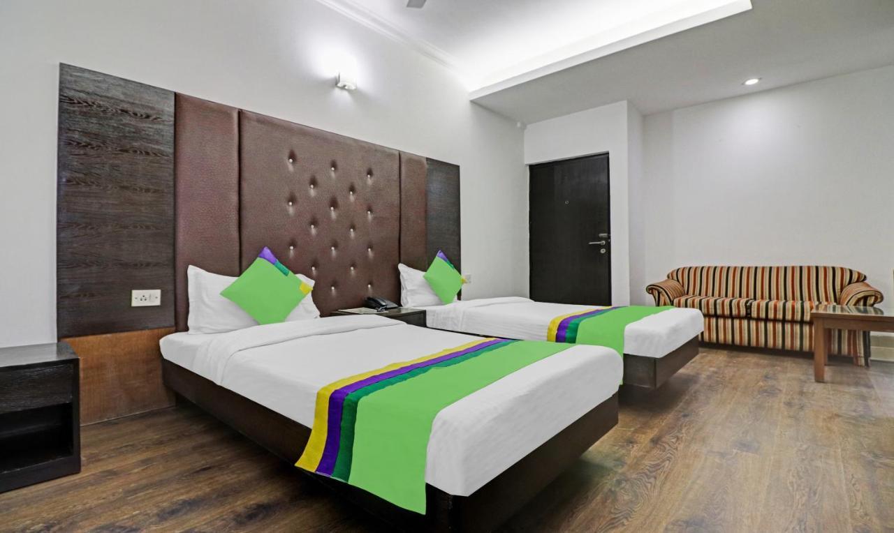 Treebo Trend Exotica Opp Sector 62 Hotel Ghaziabad Exterior foto