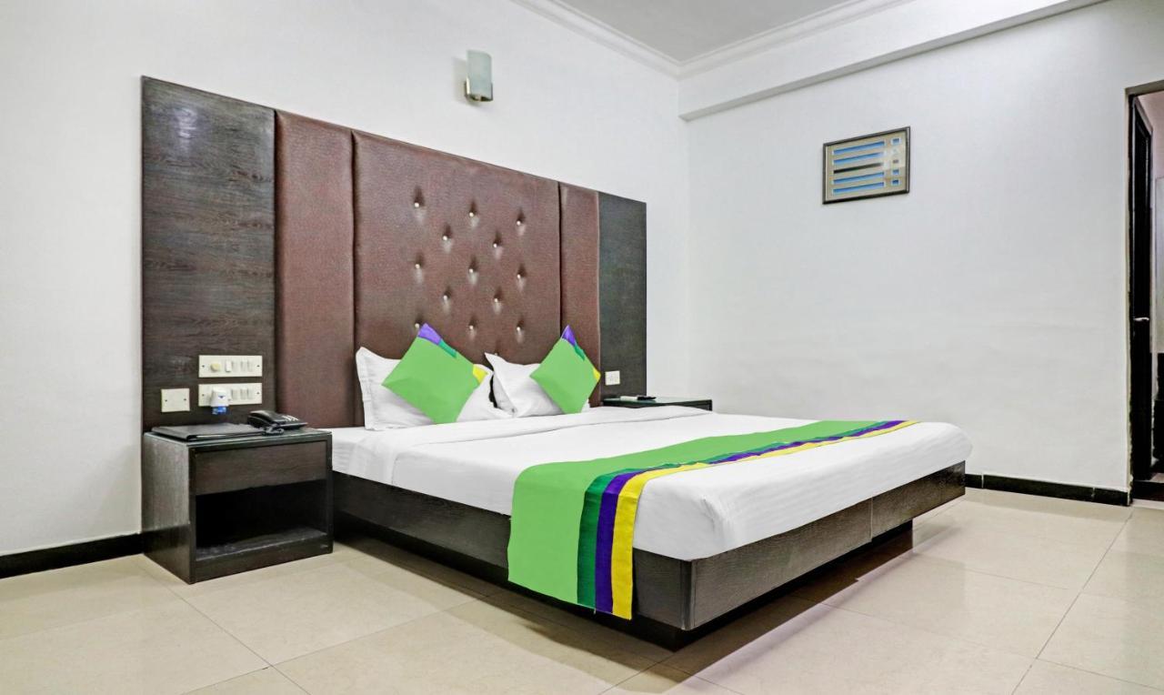 Treebo Trend Exotica Opp Sector 62 Hotel Ghaziabad Exterior foto