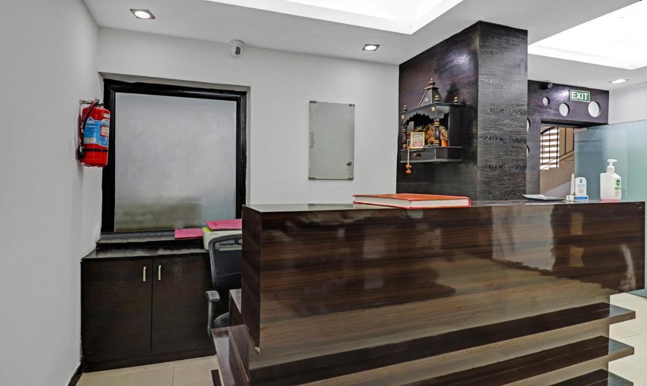 Treebo Trend Exotica Opp Sector 62 Hotel Ghaziabad Exterior foto