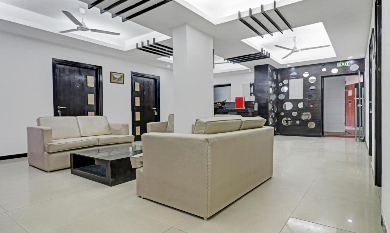 Treebo Trend Exotica Opp Sector 62 Hotel Ghaziabad Exterior foto
