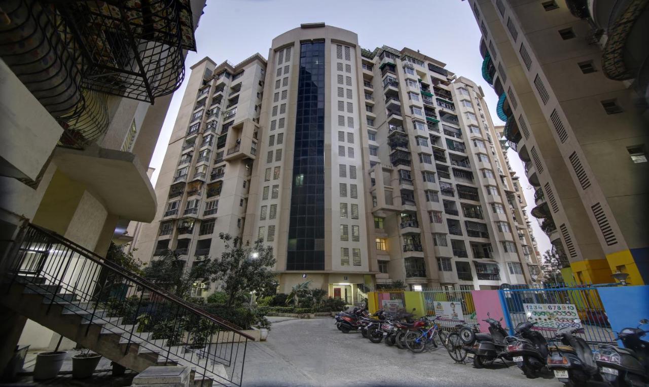 Treebo Trend Exotica Opp Sector 62 Hotel Ghaziabad Exterior foto